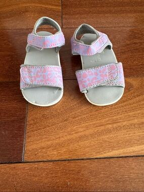 See Kai Run size 5 Kids Pink Patterned Hook-and-Loop Sandals